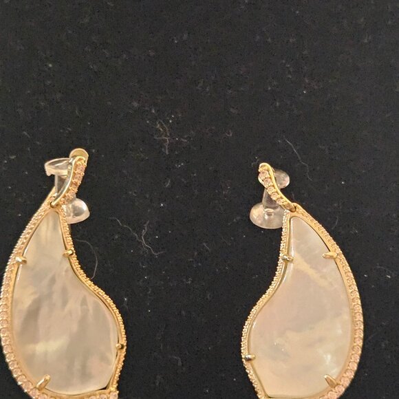 Kendra Scott Tinley Earrings - Picture 4 of 4